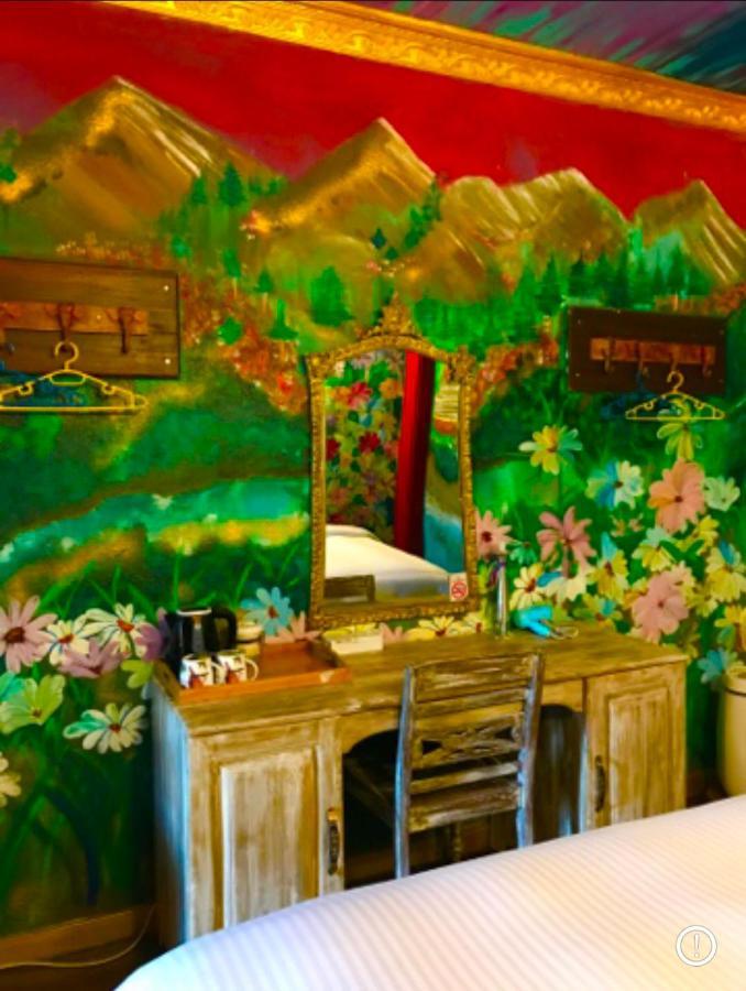 Serendipity Lake Artistic Bungalow By Heidis Home نوفارا إيلِيا المظهر الخارجي الصورة