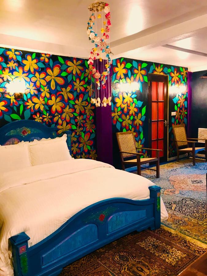 Serendipity Lake Artistic Bungalow By Heidis Home نوفارا إيلِيا المظهر الخارجي الصورة