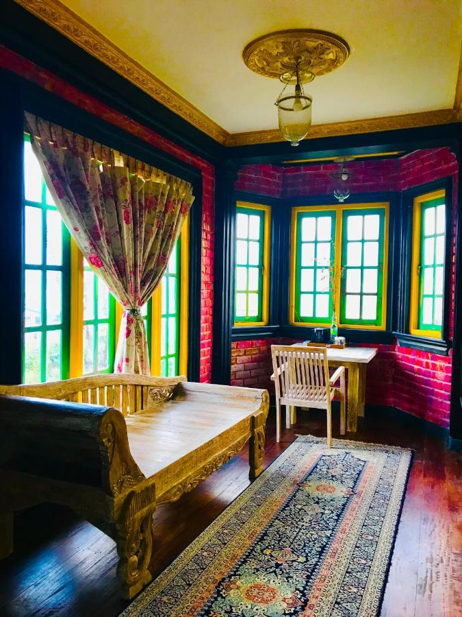 Serendipity Lake Artistic Bungalow By Heidis Home نوفارا إيلِيا المظهر الخارجي الصورة